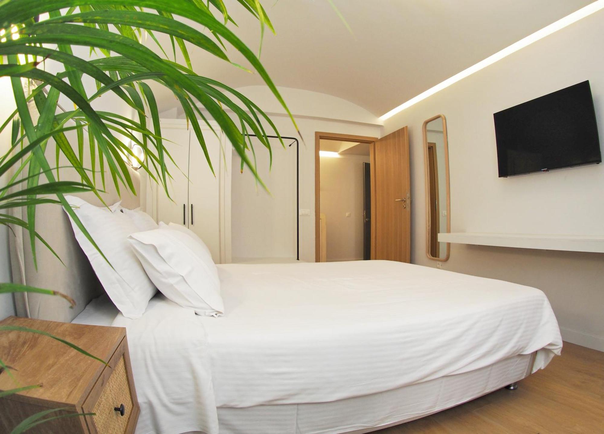 Times Elegant Rooms Ermoupoli Exterior photo